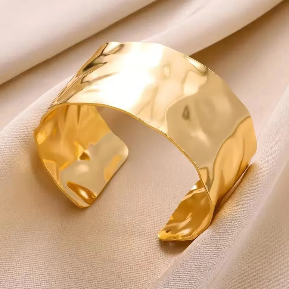 Eterna Gold Cuff Collection