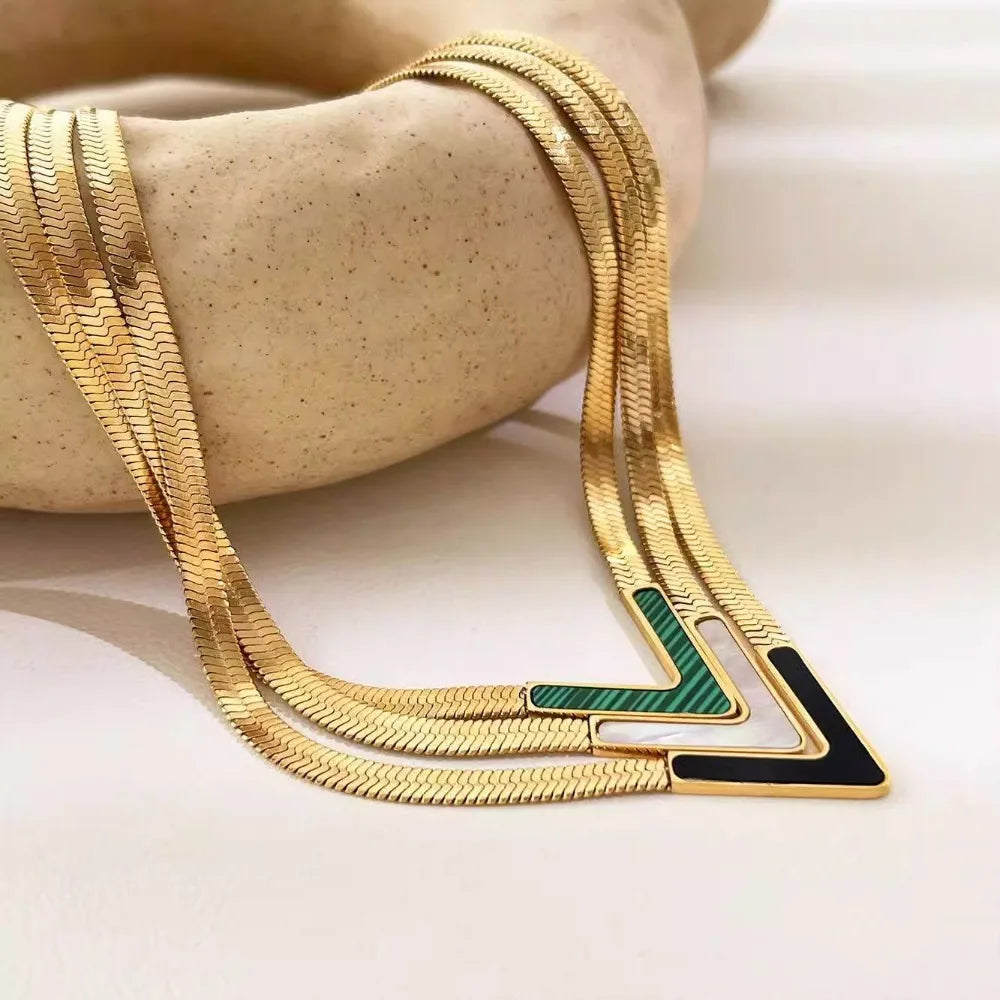 Emerald V Necklace