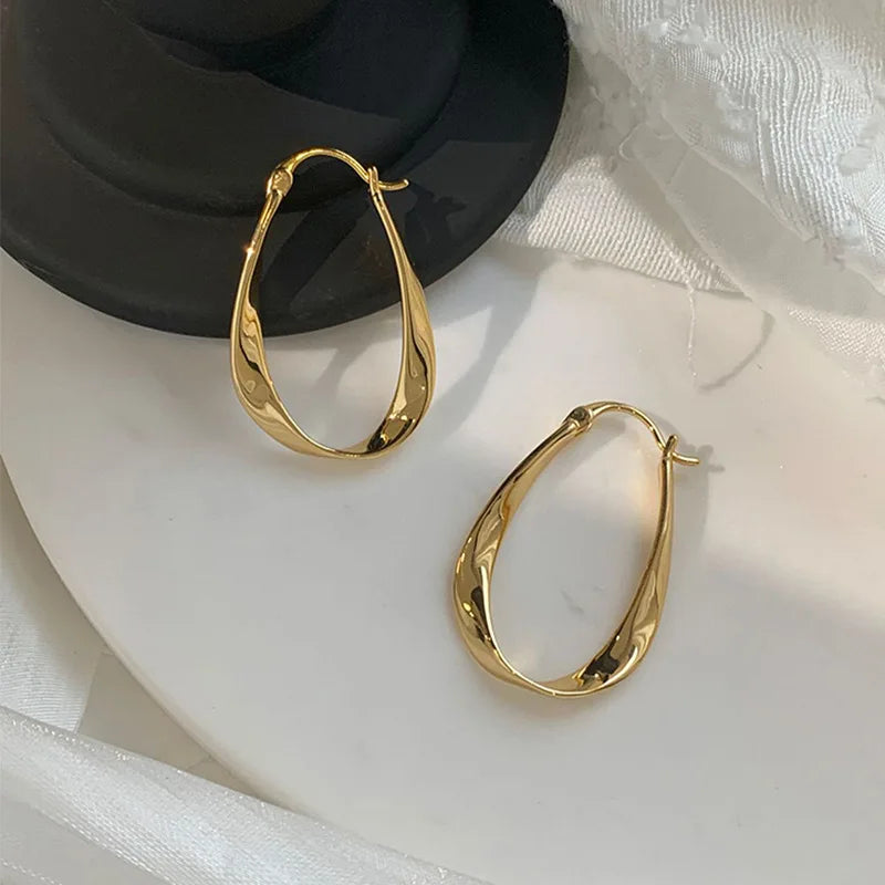 Lunara Hoops