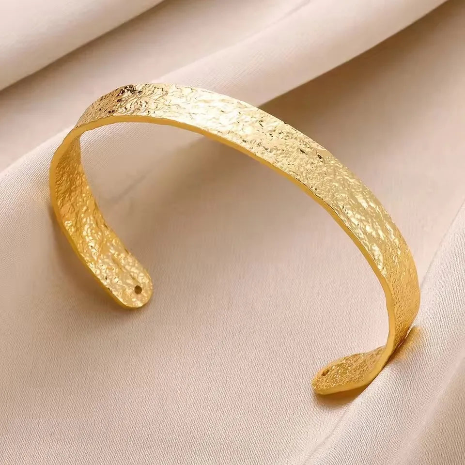 Eterna Gold Cuff Collection