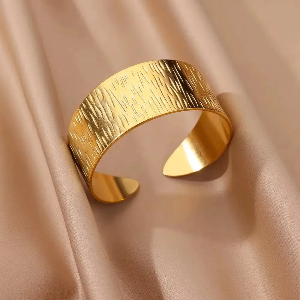 Eterna Gold Cuff Collection