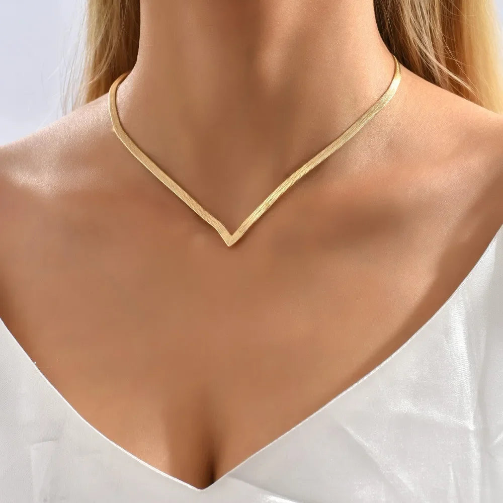 Emerald V Necklace