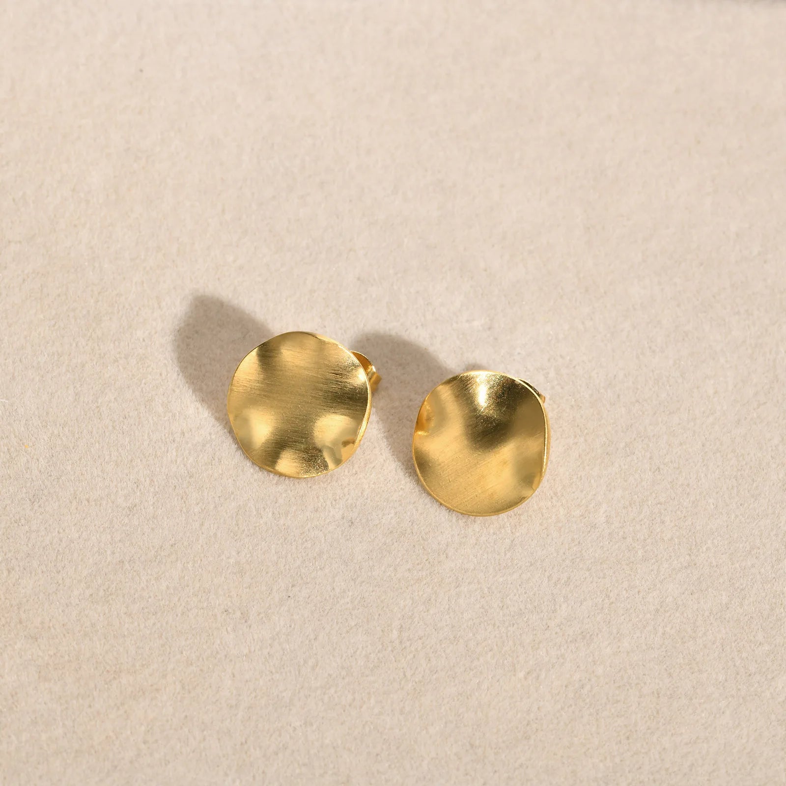Solara Studs
