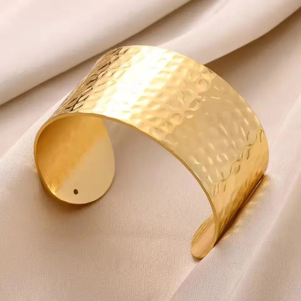 Eterna Gold Cuff Collection