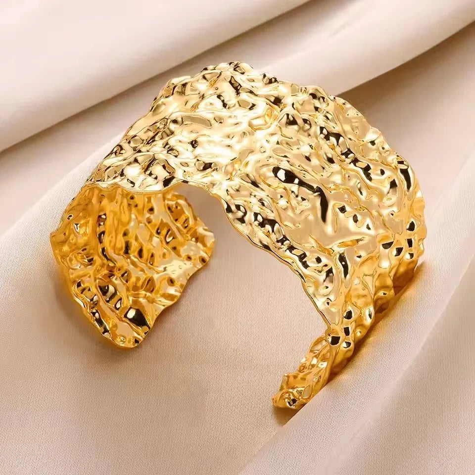 Eterna Gold Cuff Collection