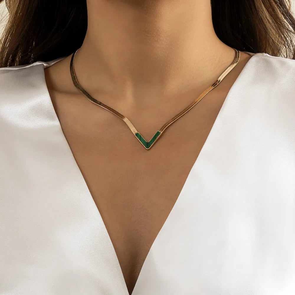 Emerald V Necklace