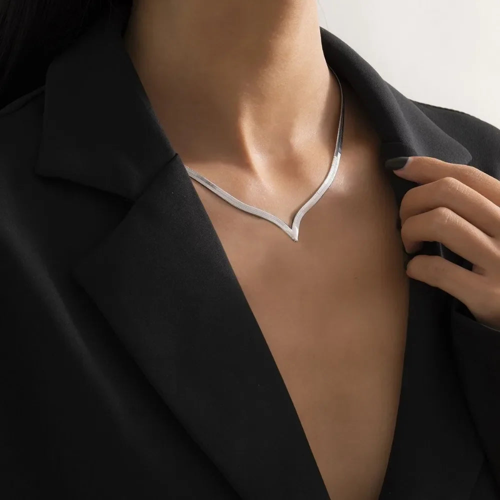 Emerald V Necklace