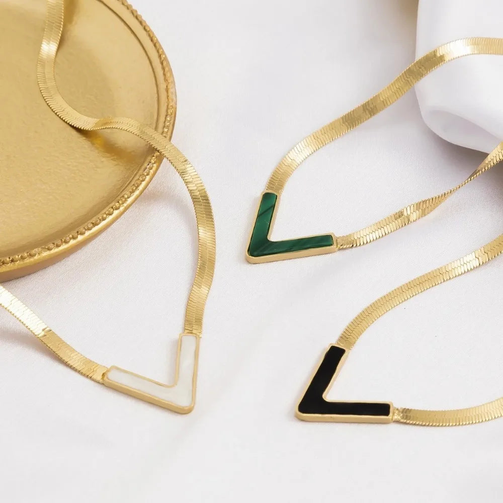Emerald V Necklace